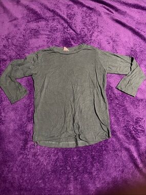 kate quinn  Long-Sleeve -